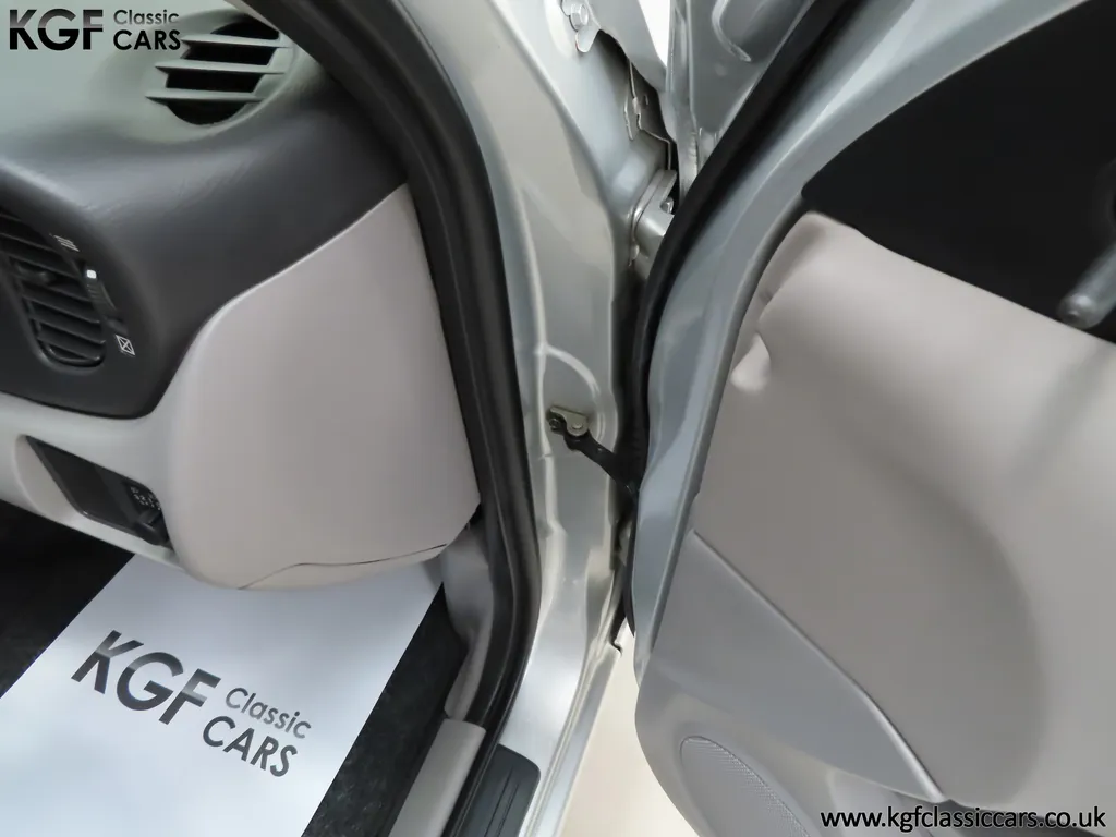 Nissan almera 2jlz5pu39naqirgg5v4xi