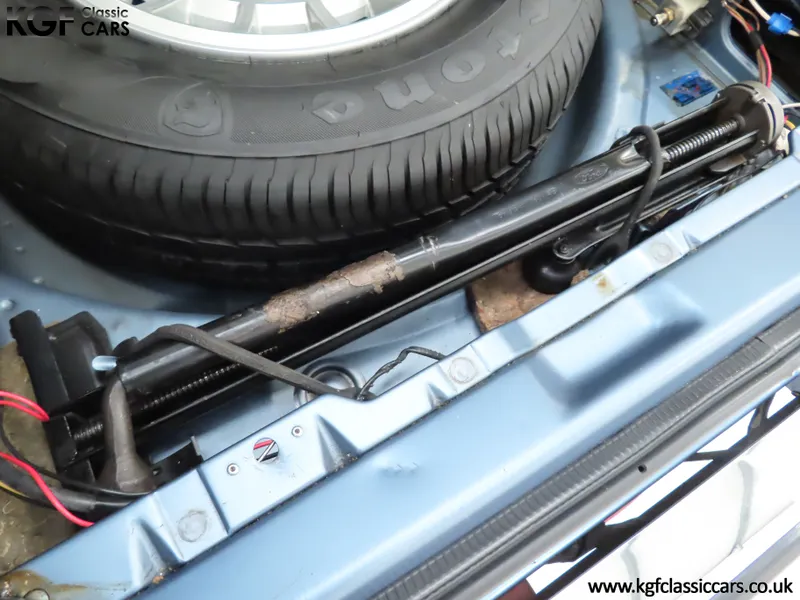 Ford granada gj7nkozpdnspuonxlzjj2