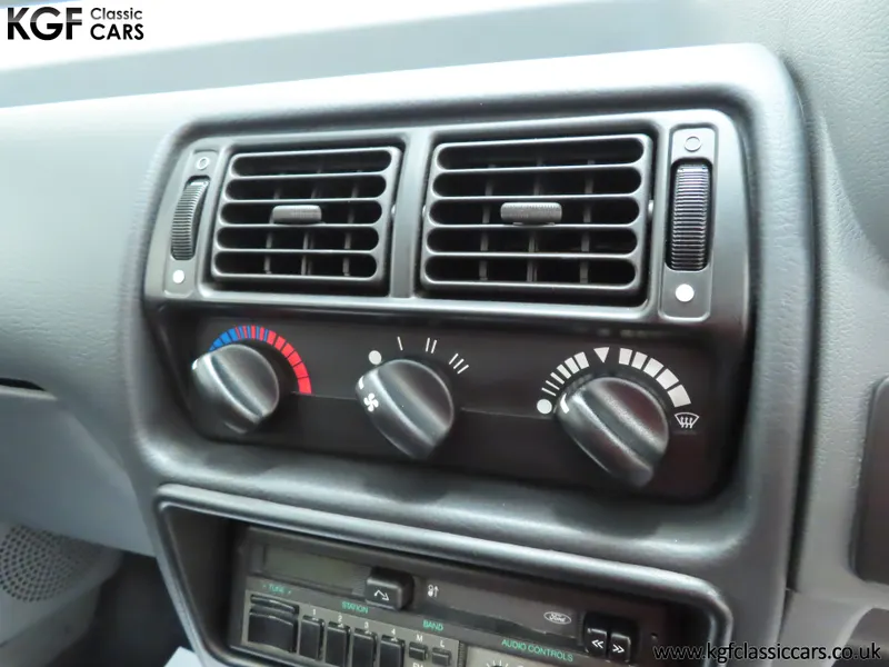 Ford escort  dy7tji00kuxz9esrstpt