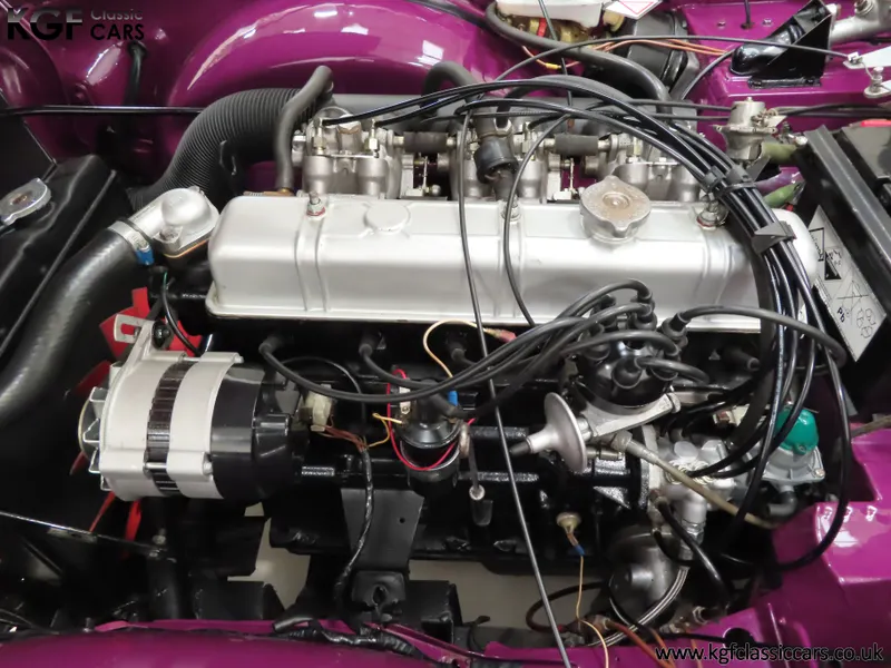 Triumph tr6 8a24xzkuxet au0yyexgg