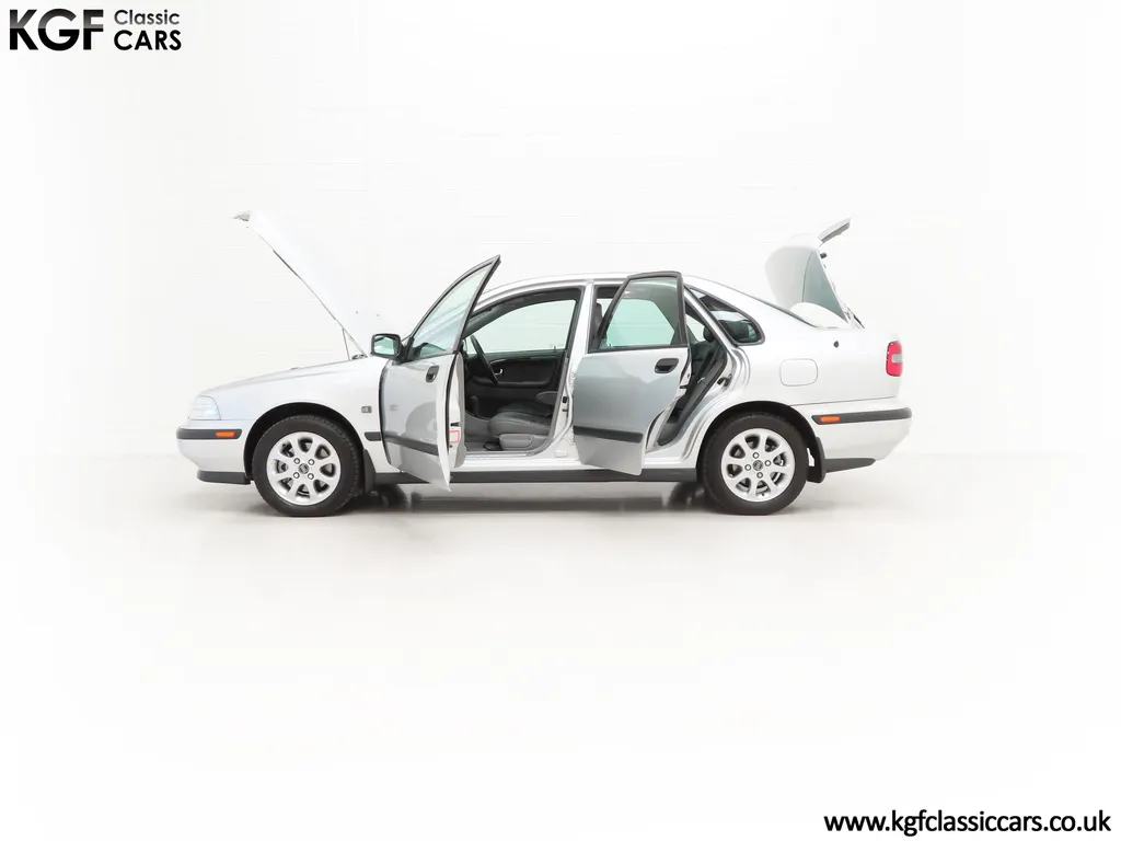 Volvo s40 h  2c2szxz7 tzuqx1r f