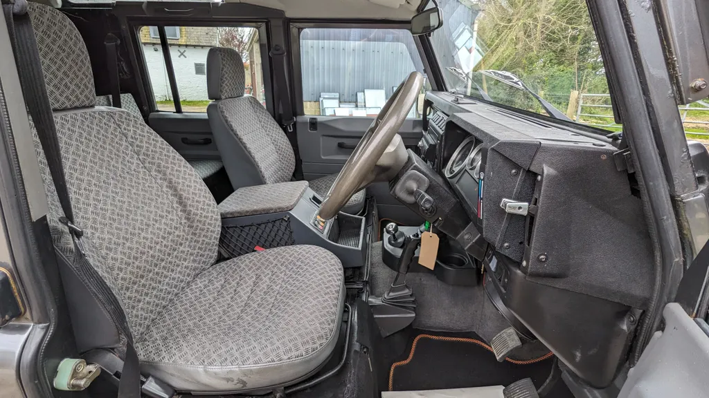 Land rover defender vxc0m8dmxillw0mwpmkdi
