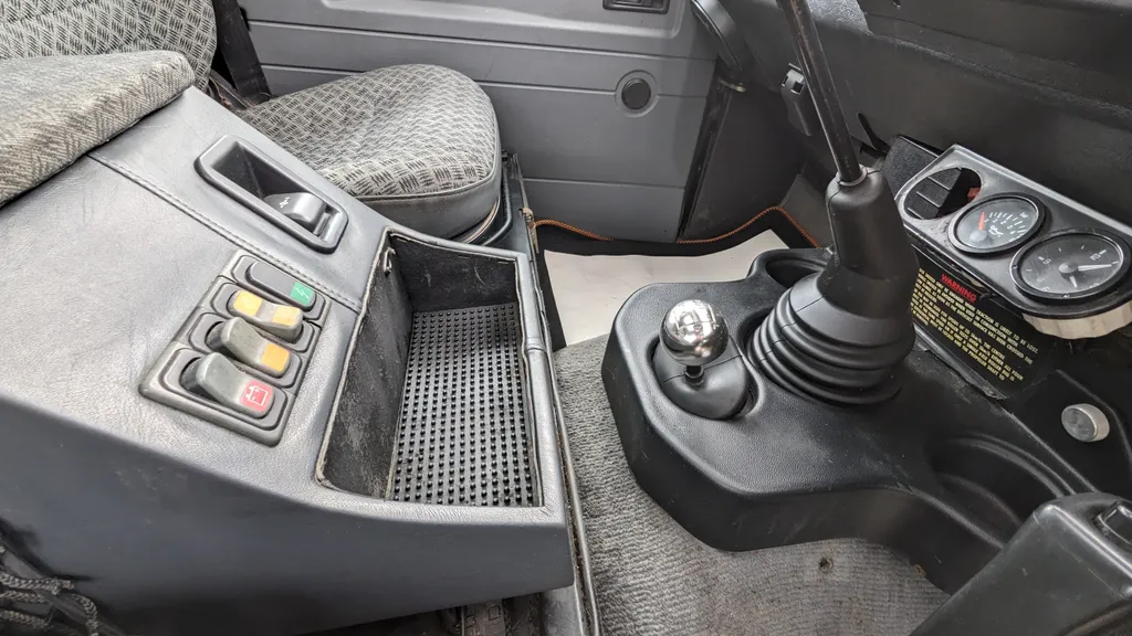Land rover defender lbcyxc4xrzaodvliynd0f