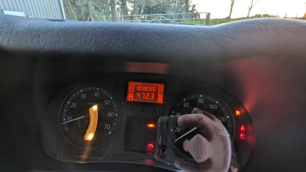 Renault clio 6iix ymgxezzkcrg72tyw