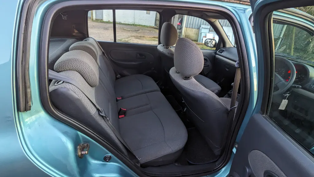 Renault clio jzcha7vrufgknxgqjcjqx