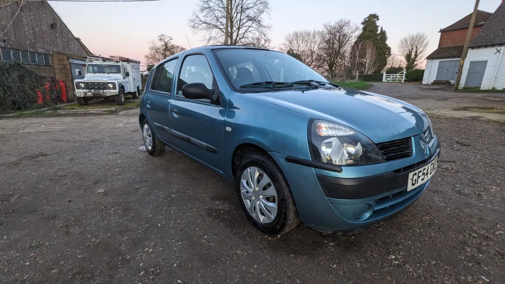 Renault clio pezi9lqc03e2uwa3lfsfr