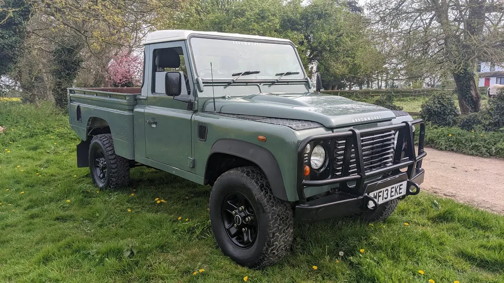 Land rover defender bzjnupt6uhzhcb3huytbo