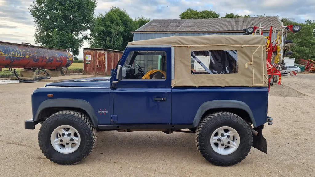 Land rover defender 90 a3 iqdjmn6cpcdvvlwad2