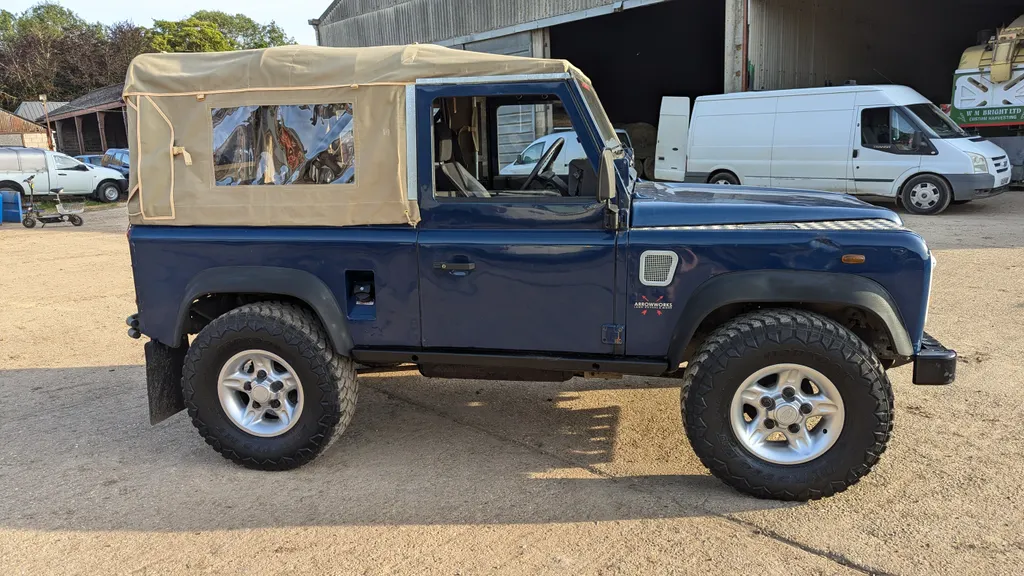 Land rover defender 90 nvpy8tcp f pagg7pvkva