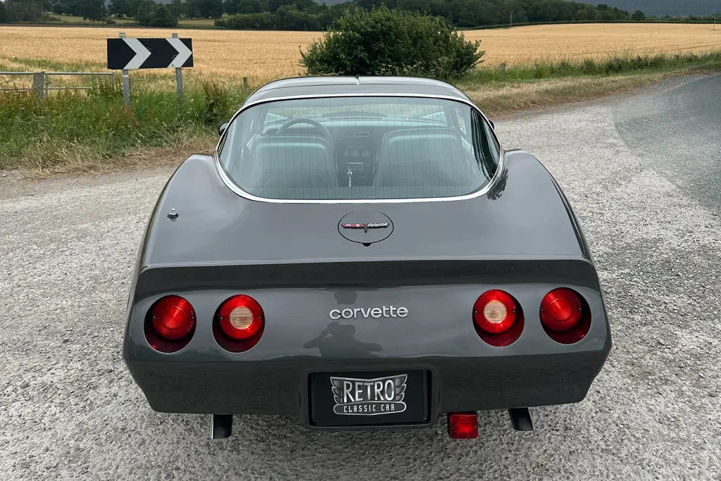 1981 chevrolet  corvette c3 350 v8 auto   restored  9qyslxuq3i v4jcud2uts