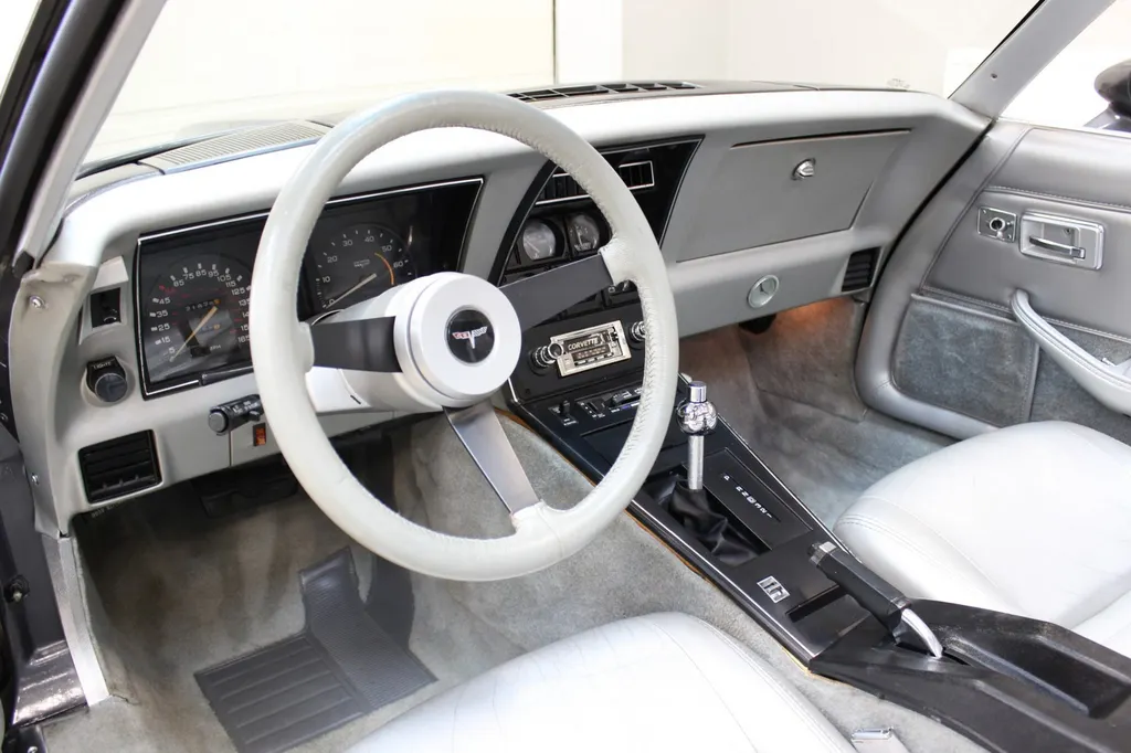 1981 chevrolet  corvette c3 350 v8 auto   restored  dypgupz88end7wplieotd