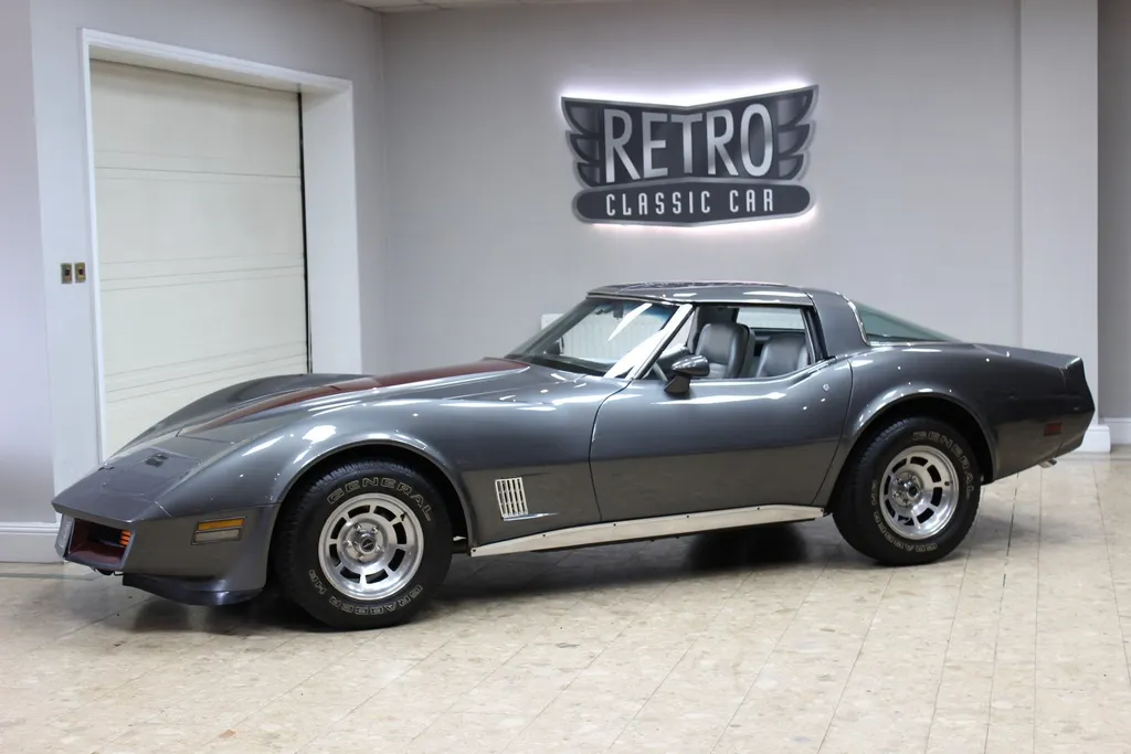 1981 chevrolet  corvette c3 350 v8 auto   restored  xkg2dcjtenjkt73oxde7s