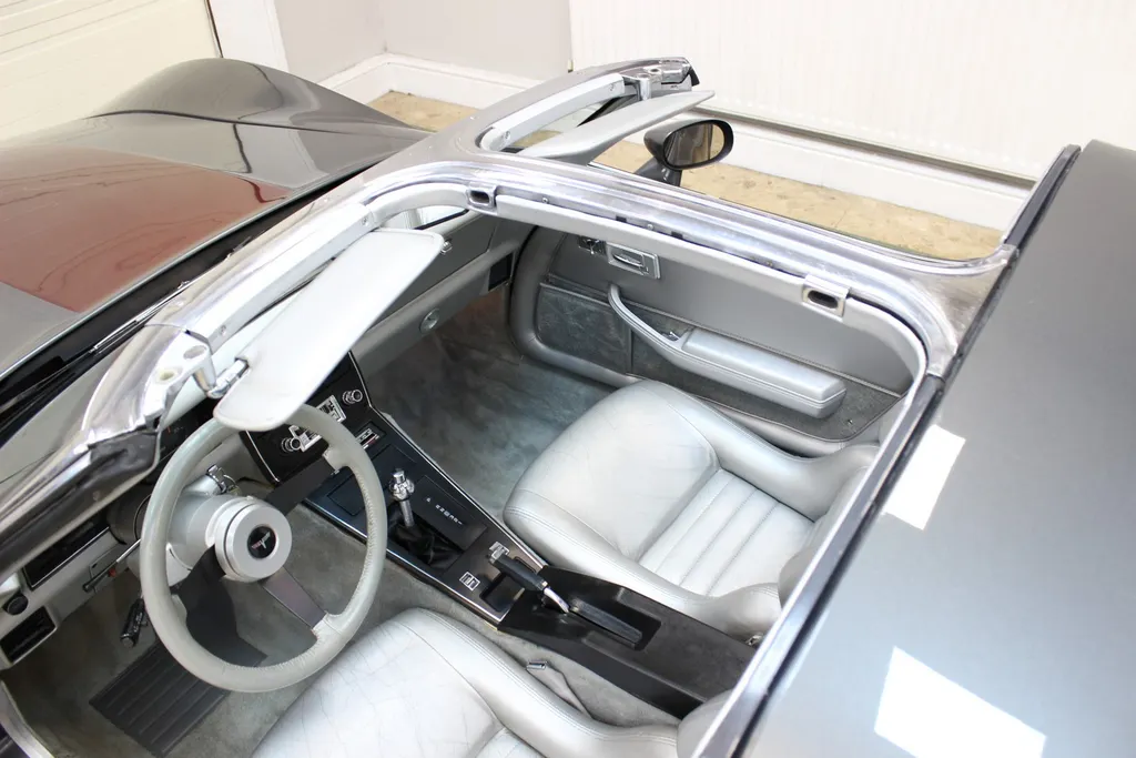 1981 chevrolet  corvette c3 350 v8 auto   restored  epdpbta9egz69zk4vz si