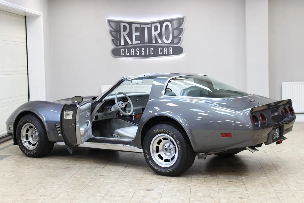1981 chevrolet  corvette c3 350 v8 auto   restored  phqj me ix zp2mqobbuq