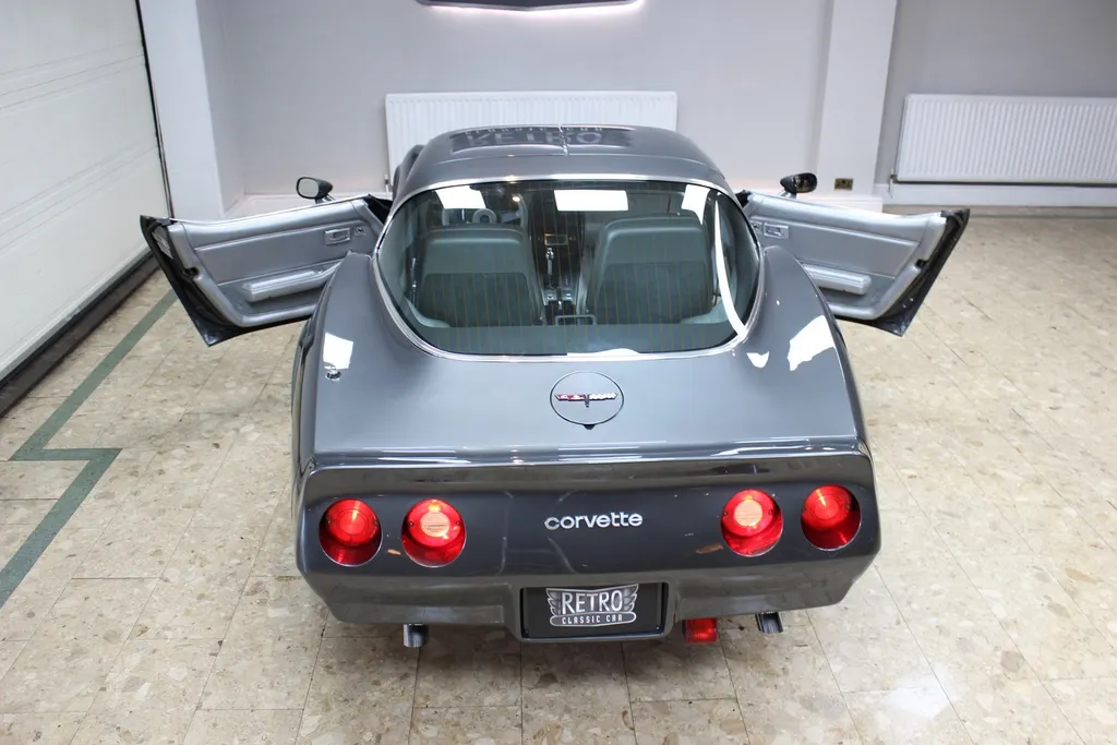 1981 chevrolet  corvette c3 350 v8 auto   restored  qd4omoz2rqfuyyvvga8oj