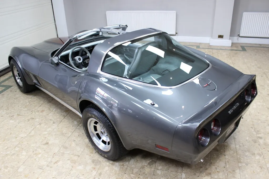 1981 chevrolet  corvette c3 350 v8 auto   restored  tkgmyxu8cxldrwlqrls6m