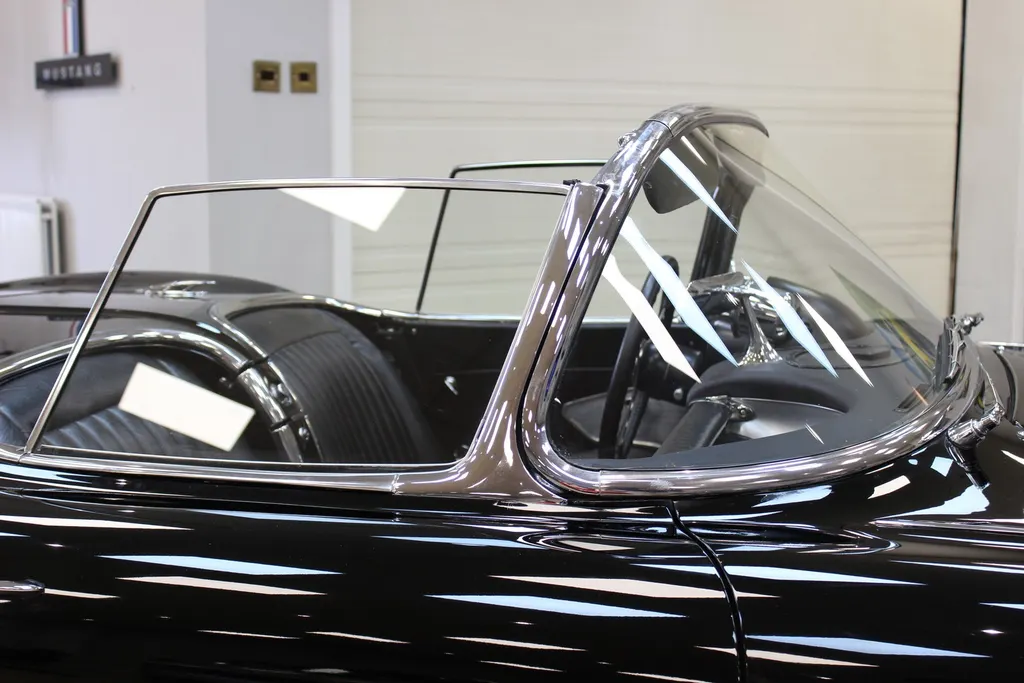 1961 chevrolet  corvette c1 restomod 350 v8 manual   fully restored huge spec  5wawhyq3hzig4wgilhl0u