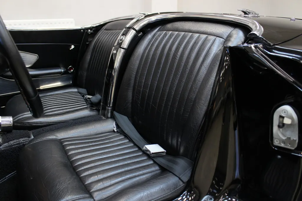 1961 chevrolet  corvette c1 restomod 350 v8 manual   fully restored huge spec  mzxz bvh2w8xdg47il81i