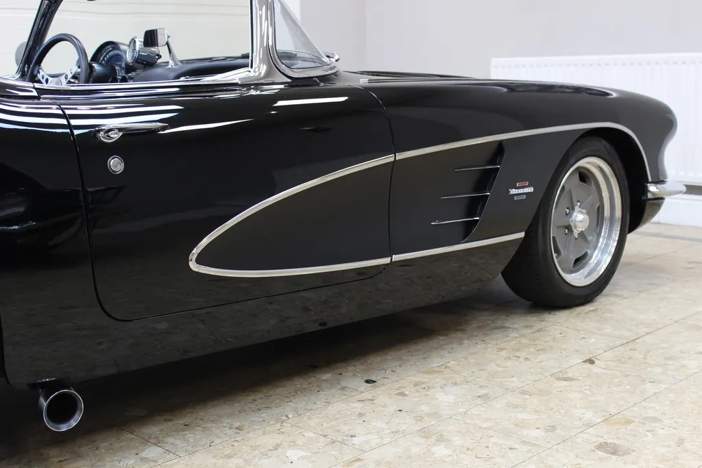 1961 chevrolet  corvette c1 restomod 350 v8 manual   fully restored huge spec  u1 mcw5fzalv3fdebmgys