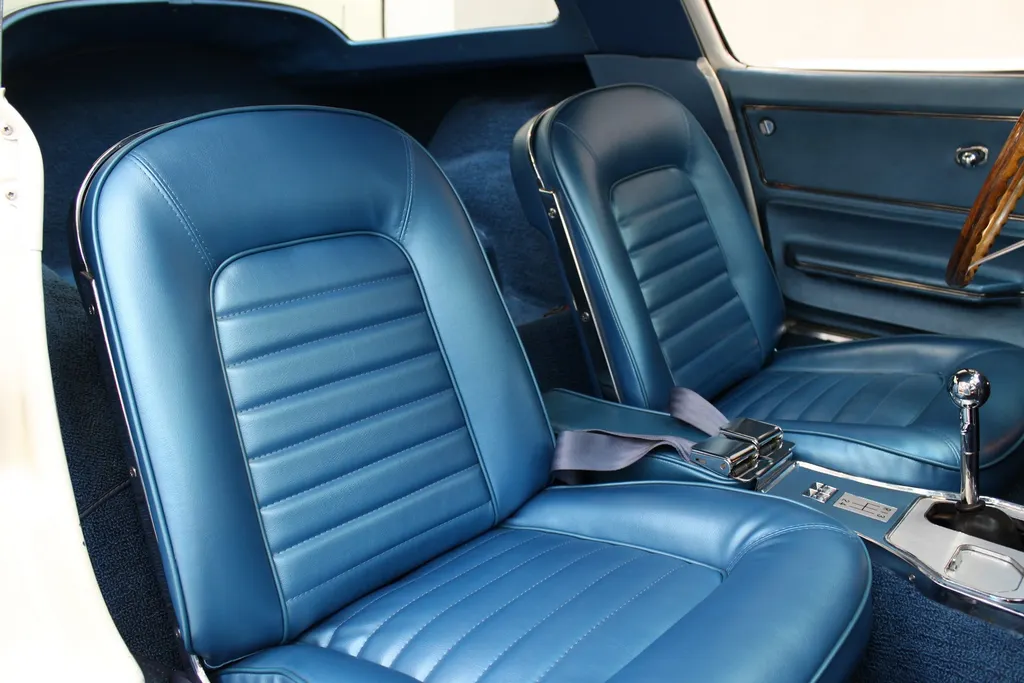 1966 chevrolet  corvette stingray c2 327 v8 manual   displayed at london concours  ykc2 po 1qugxmkwnevub