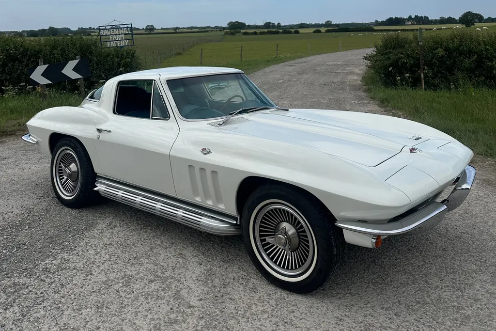 1966 chevrolet  corvette stingray c2 327 v8 manual   displayed at london concours   vuztwmnimcdl0xbg huw