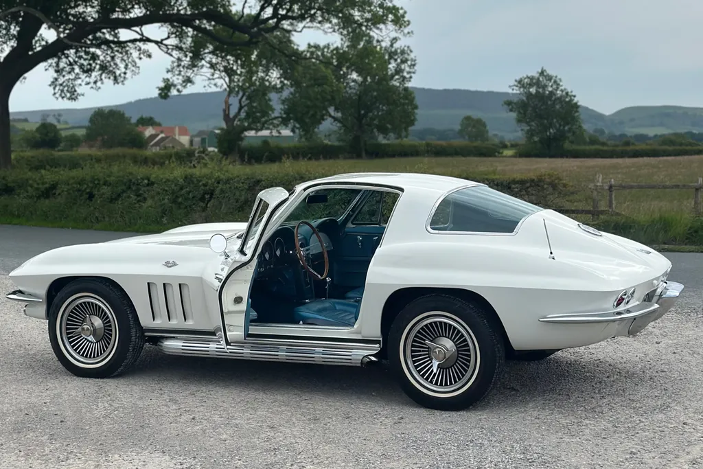 1966 chevrolet  corvette stingray c2 327 v8 manual   displayed at london concours  kwpmaxc6qsmsi1dw cecc
