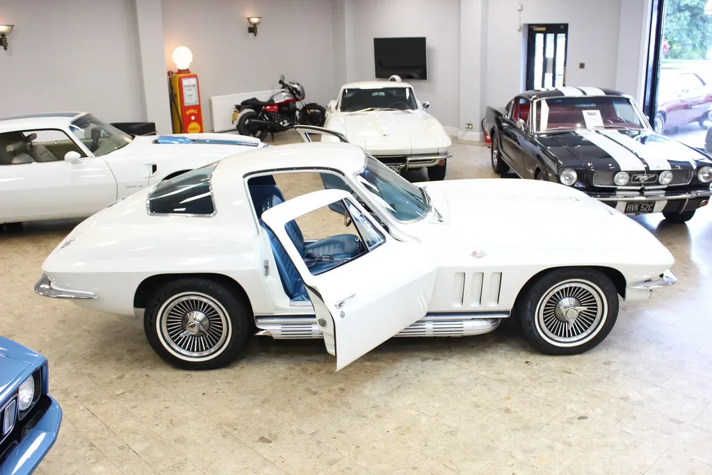 1966 chevrolet  corvette stingray c2 327 v8 manual   displayed at london concours  r1fza9pzjwyiwtb8 xb w