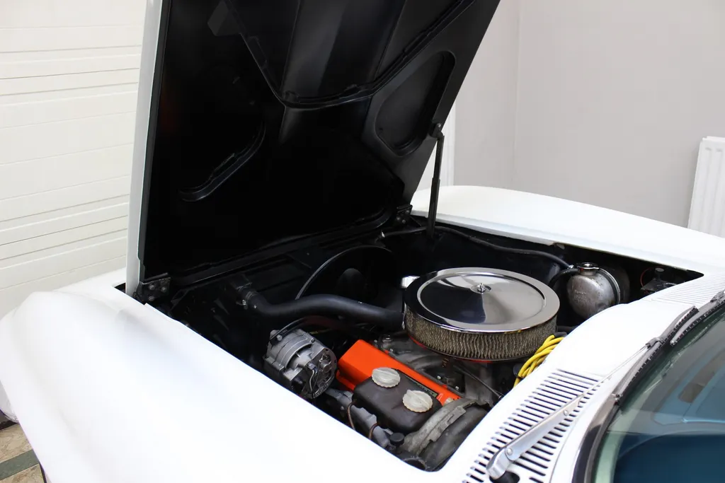 1966 chevrolet  corvette stingray c2 327 v8 manual   displayed at london concours  tpq8zrfccqlr2wdybr7ux