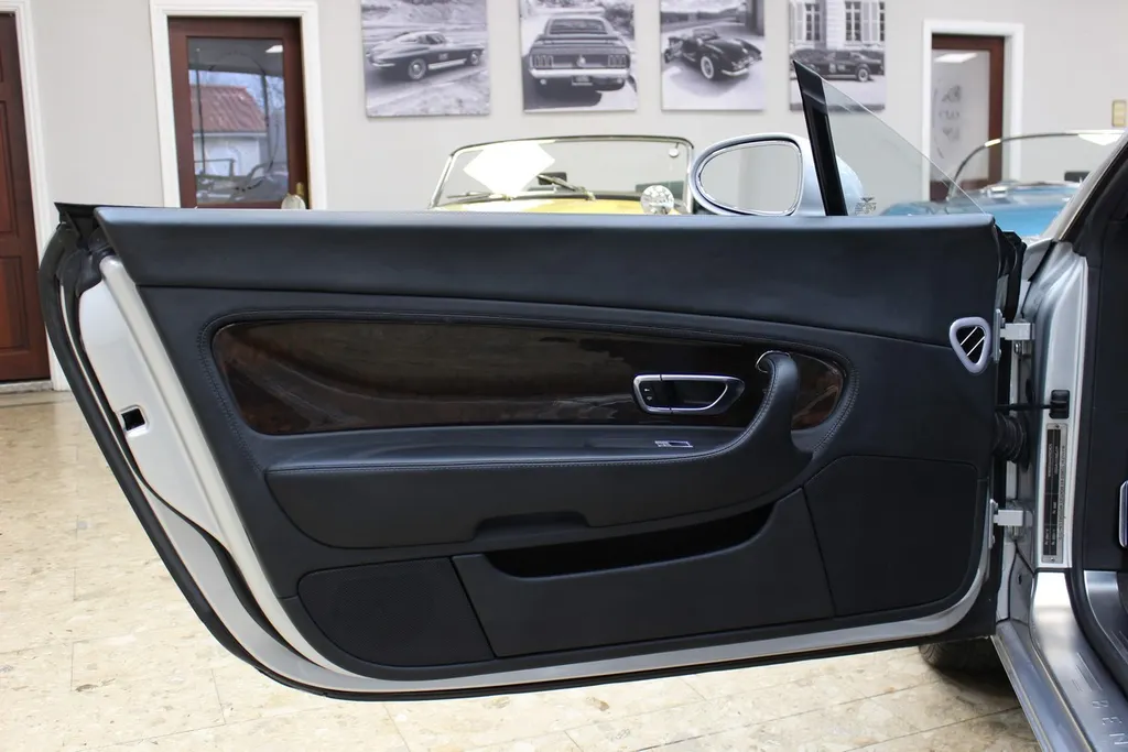 Bentley continental gt lc66ly1kx9ykkyryiuc8u