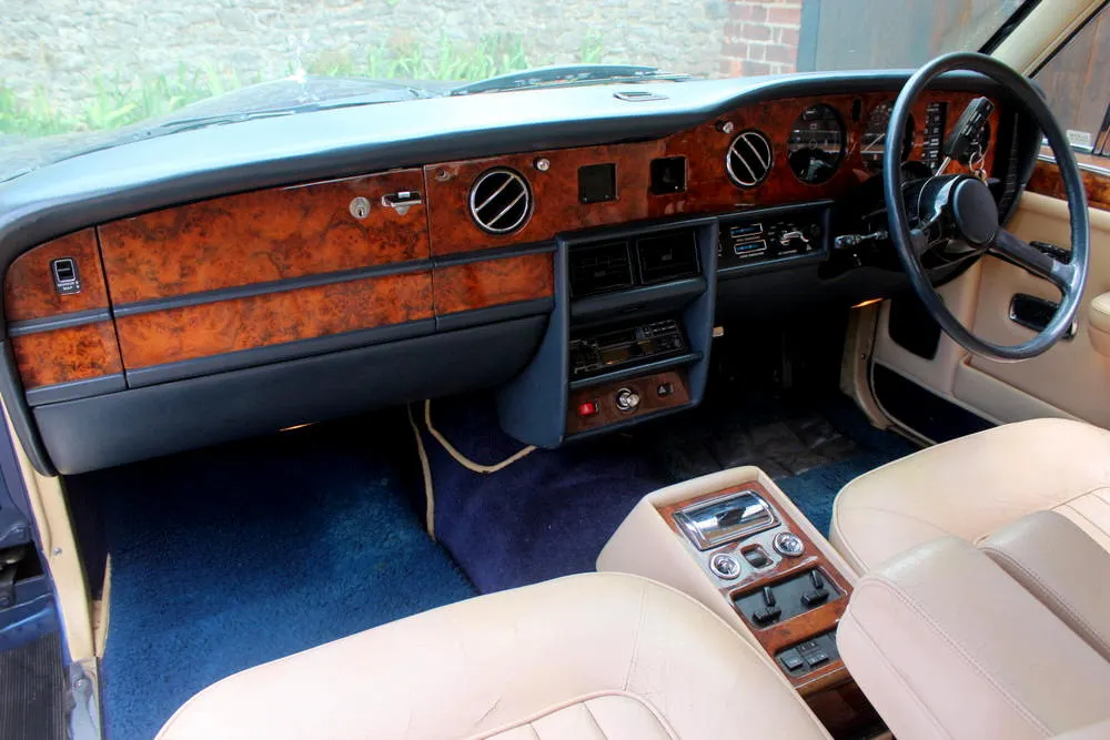 Rolls royce silver spirit yr yh4st0u6wnth krwck