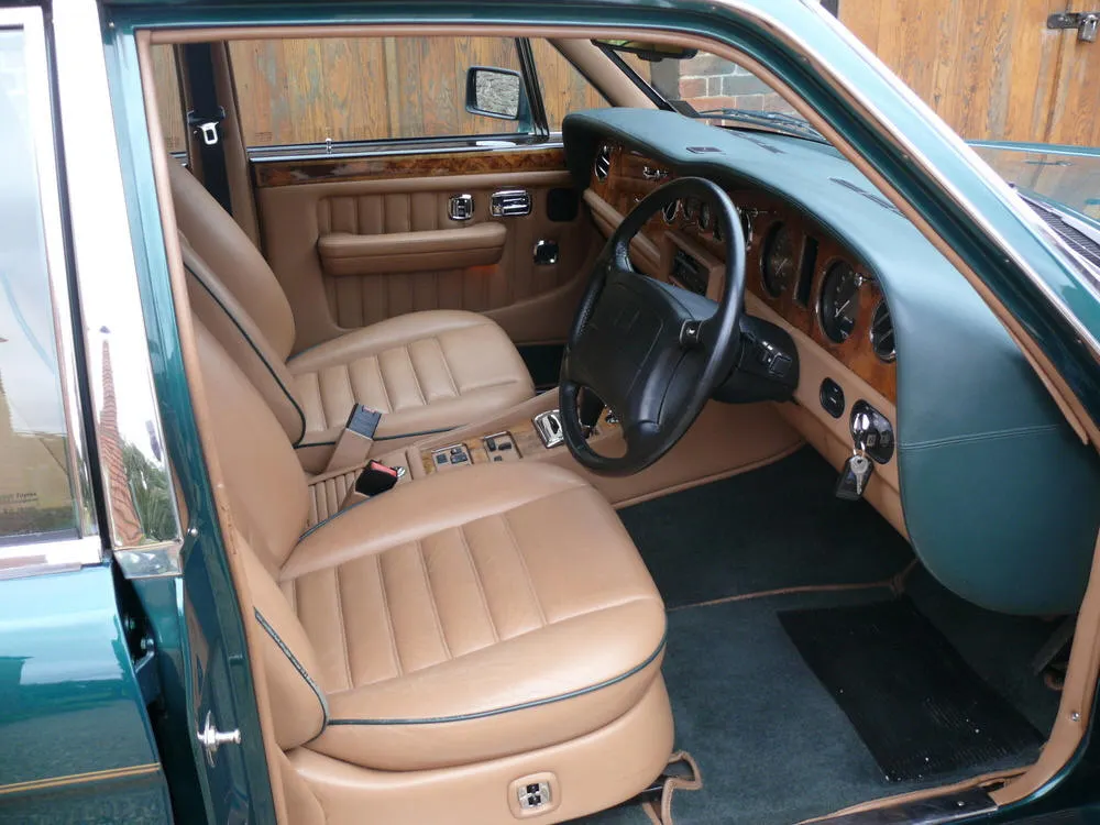 Bentley brooklands dmoyurjhhv3gyhdltxlqh