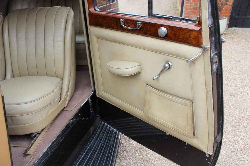 Rolls royce  2530 sports saloon fzptymfc2qtugk4fzmbx4