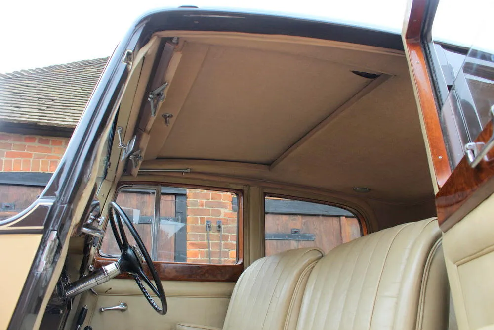 Rolls royce  2530 sports saloon rpw8mub9af v31vsdlbe 