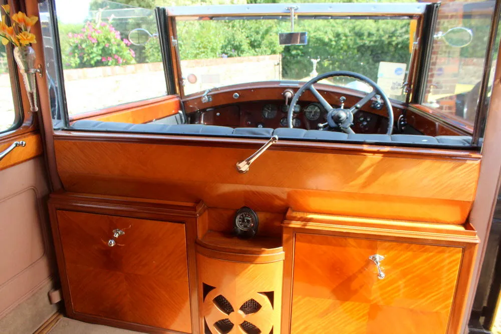 Rolls royce phantom ii  o9iq2kioew4yn6rgfmggc