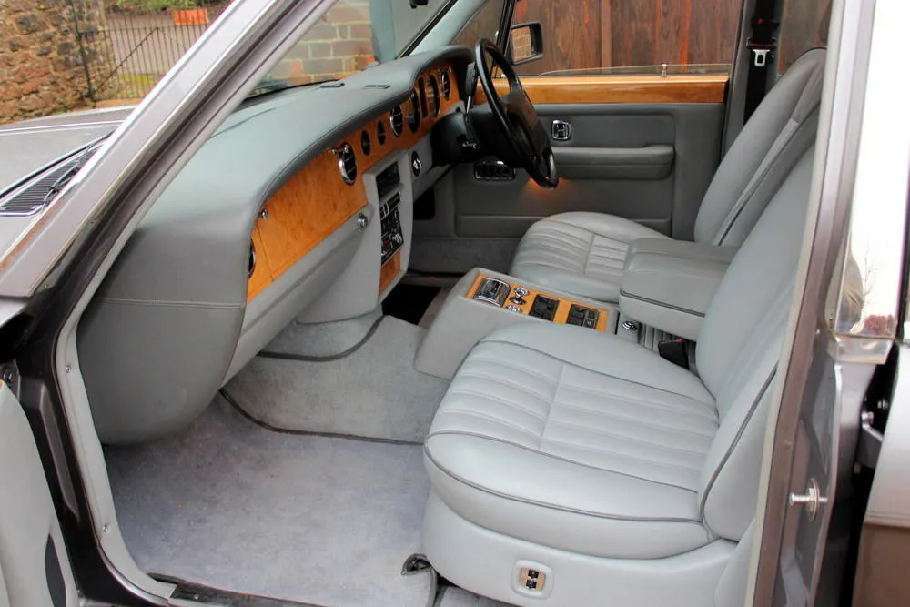 Rolls royce silver spirit nhfdmtjtrwptz7bg1es7h