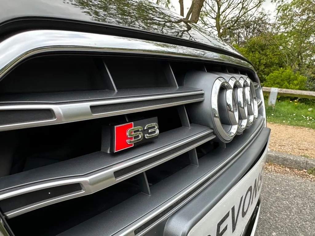 Audi s3 quattro m7 0s3winys8itb6izxt 