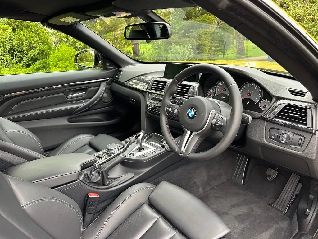 Bmw m4 0i  kmbidzwuoe2szto5y