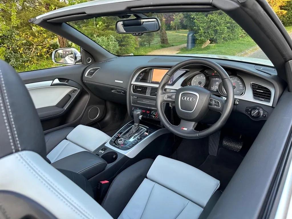 Audi s5  e1te3jzctzuf3dfgfui3