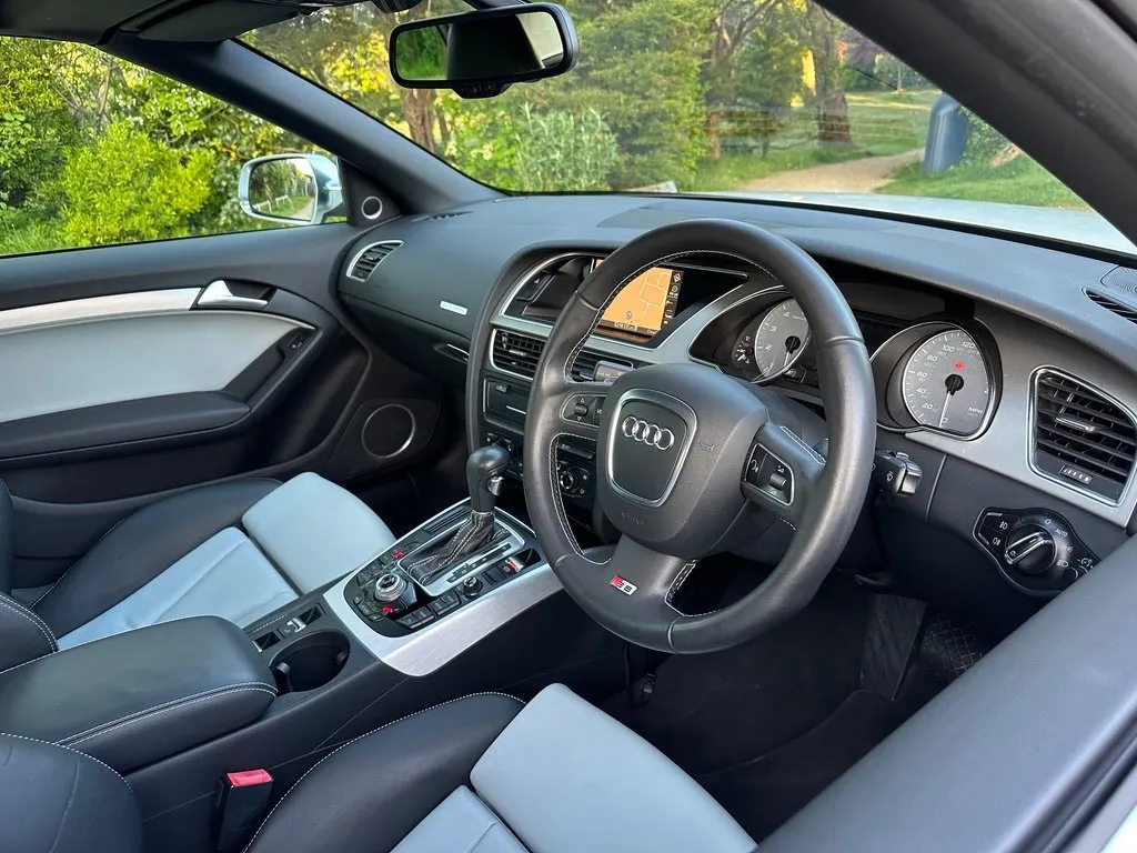 Audi s5 9svz 2nukrv38kvbkc fy