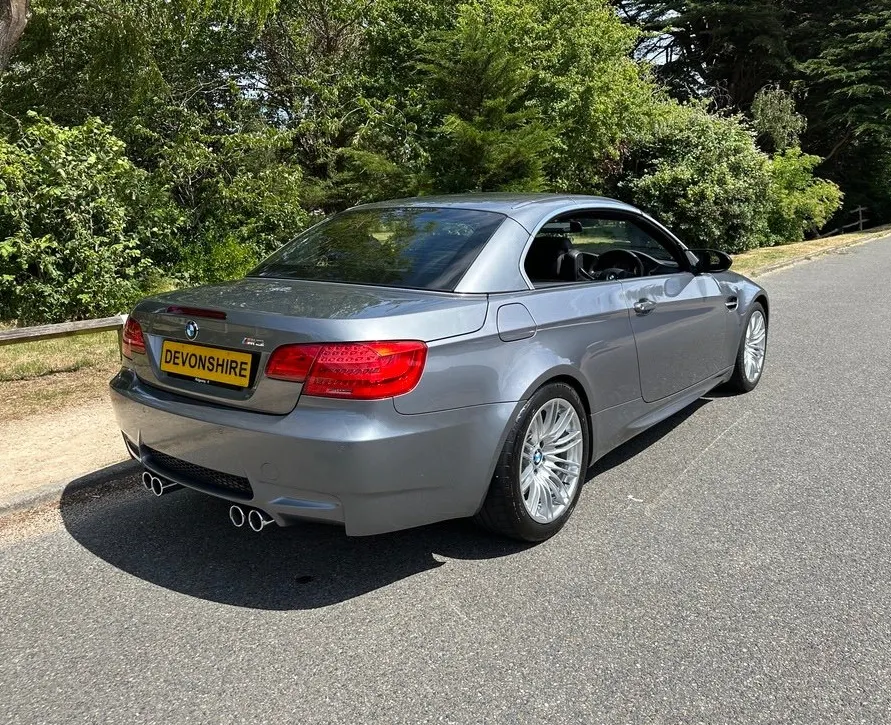Bmw m3  32tv  7lhnv525vbnf 2y