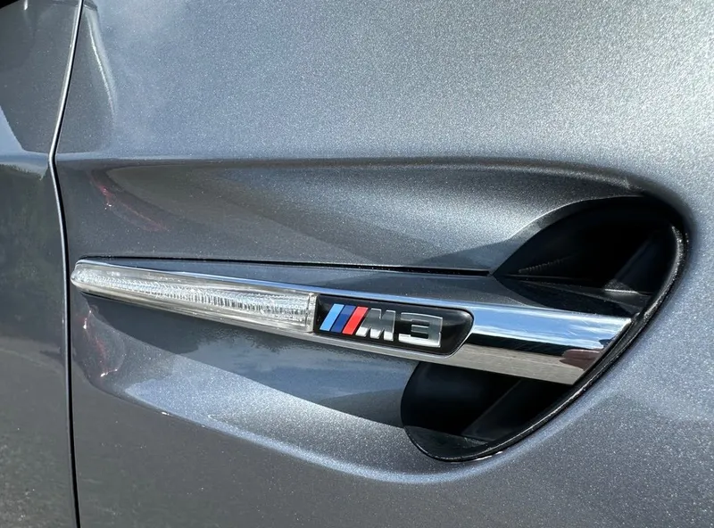 Bmw m3  dopa0yctdtfrr6k3g3zil