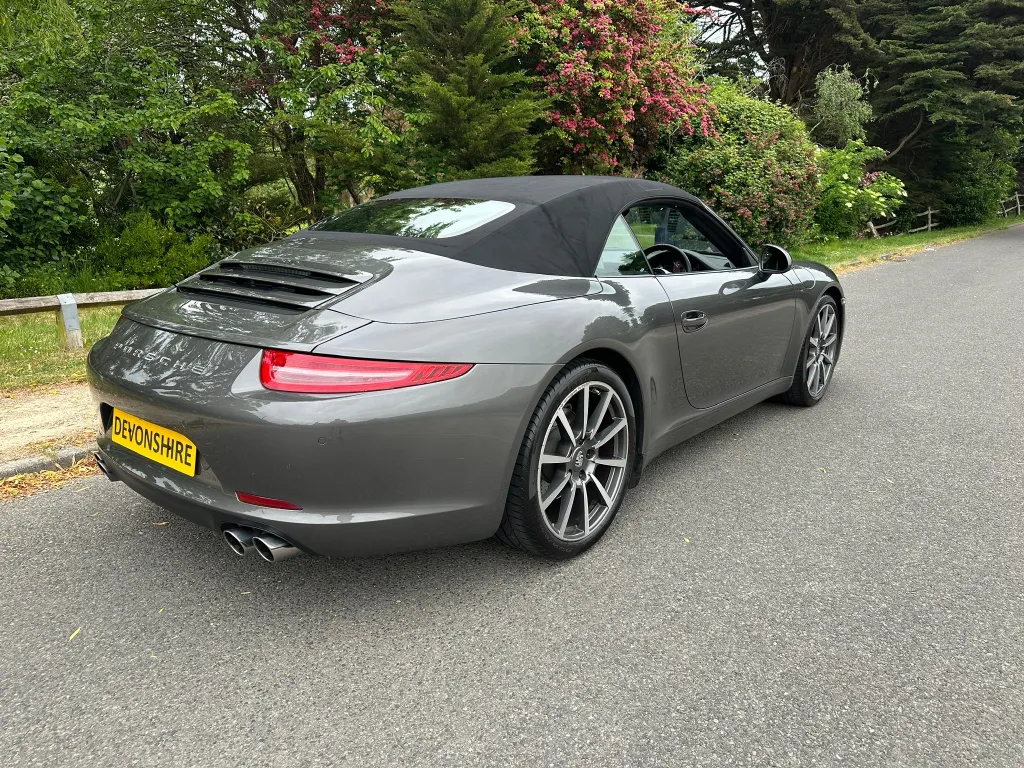 Porsche  911 f4kuu7psgp6ifo cndz4z