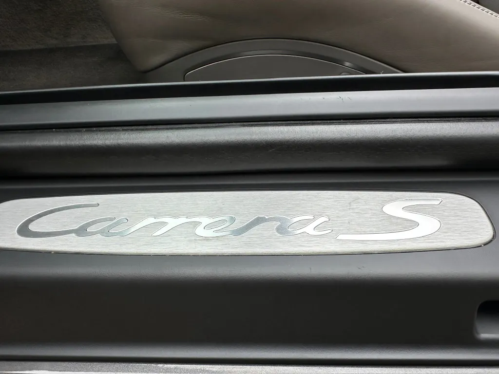 Porsche  911 uxw4al4oiv95pzvixwgaj