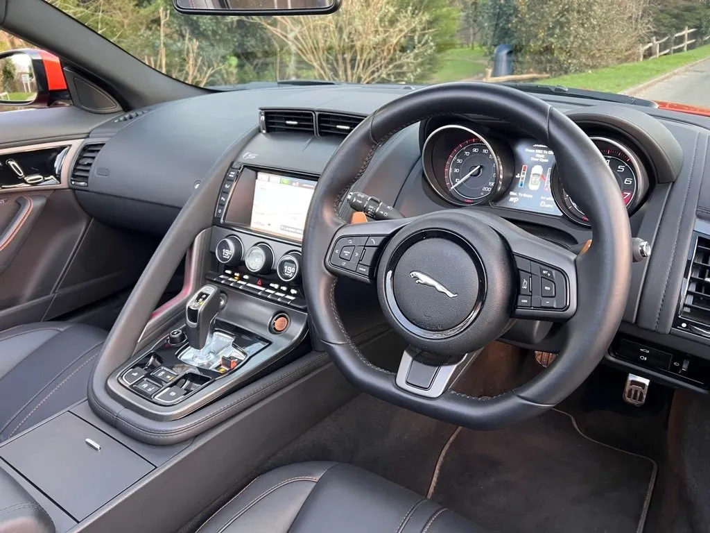 Jaguar f type v8 ajch4nb7th49gcg5wjvpi