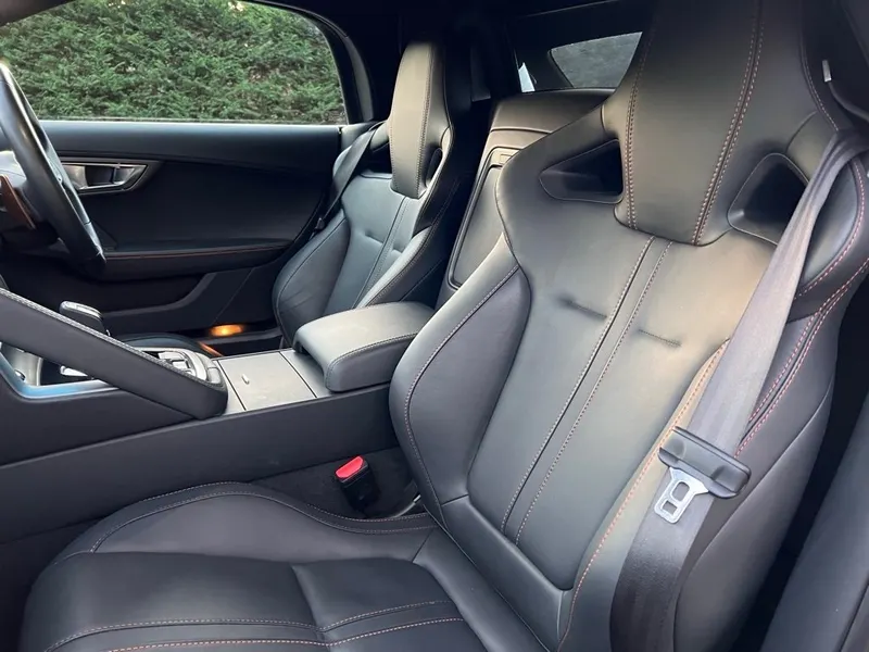 Jaguar f type v8 ggxqfciuv3zhj4apkh0fs