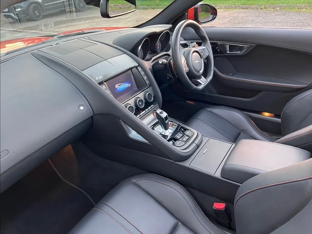 Jaguar f type v8 vhipa3z4pua7h9occhvs4