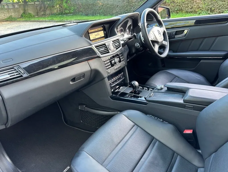 Mercedes benz e class  4st3cd dzfksus  4idsp