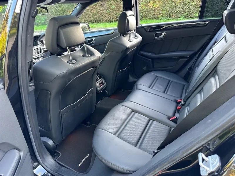 Mercedes benz e class  hnsvn24sd8gtonqjssan8