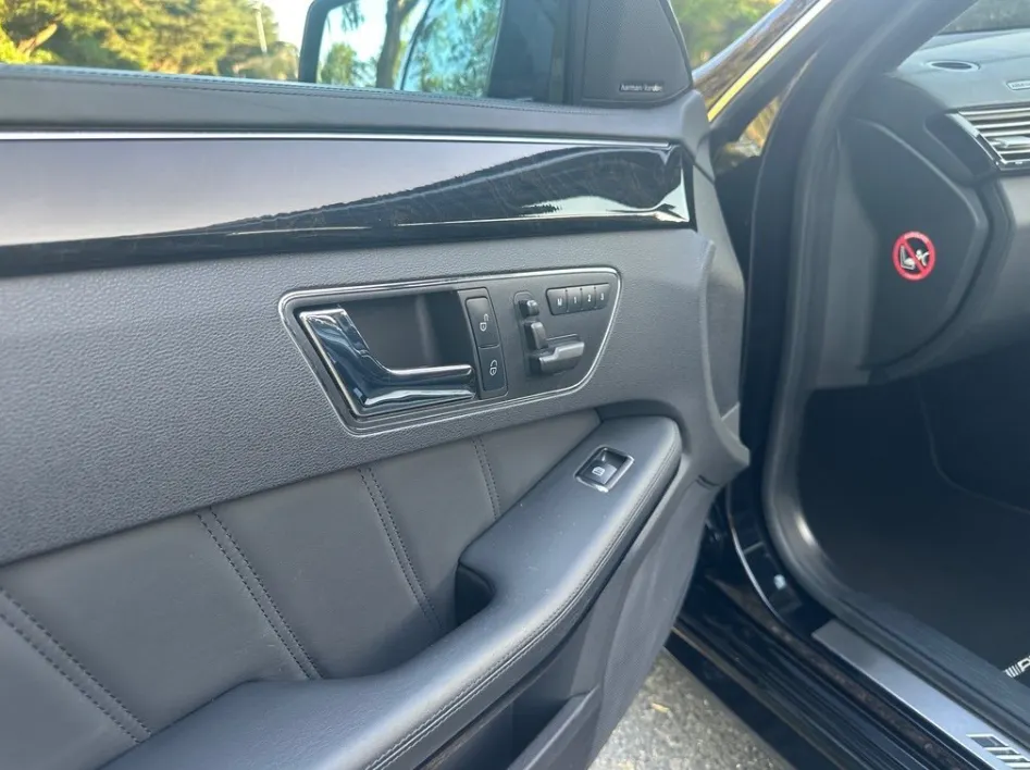 Mercedes benz e class  iuriarlirute31dghkork