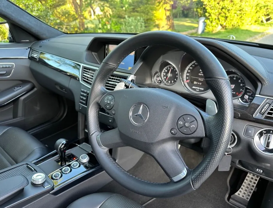 Mercedes benz e class  pd vnet4k2nive5eftbrg